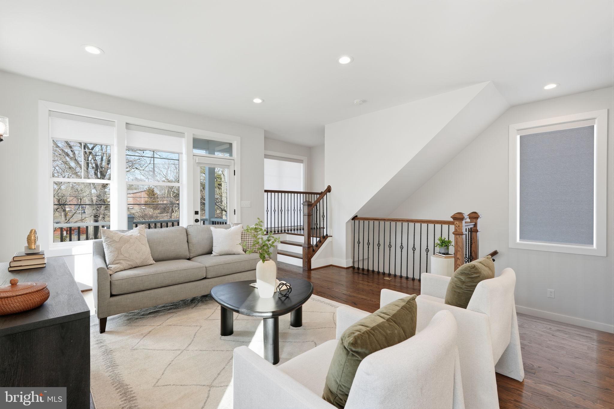 3207 MEMORIAL STREET