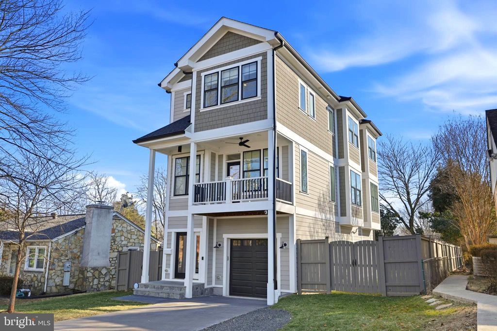 Photo of 3207 Memorial Street, ALEXANDRIA, VA 22306 (MLS # VAFX2292574)