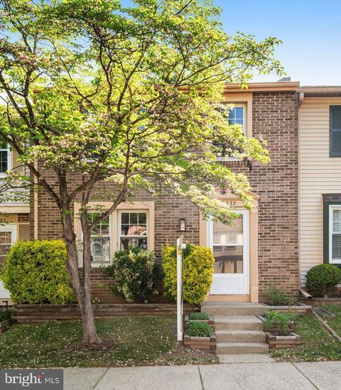 Photo of 8339 Bark Tree Court, SPRINGFIELD, VA 22153 (MLS # VAFX2302100)
