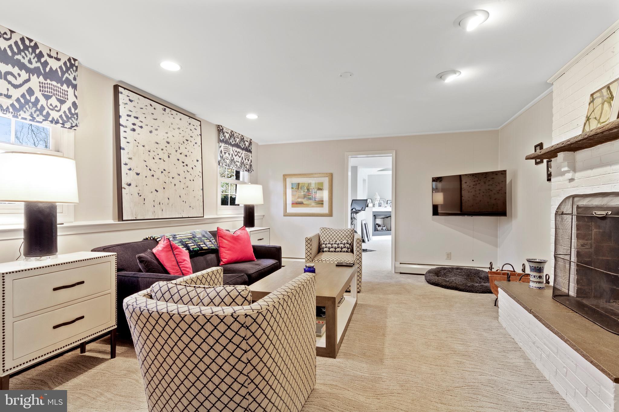 BUTTONWOOD FARMS - Residential