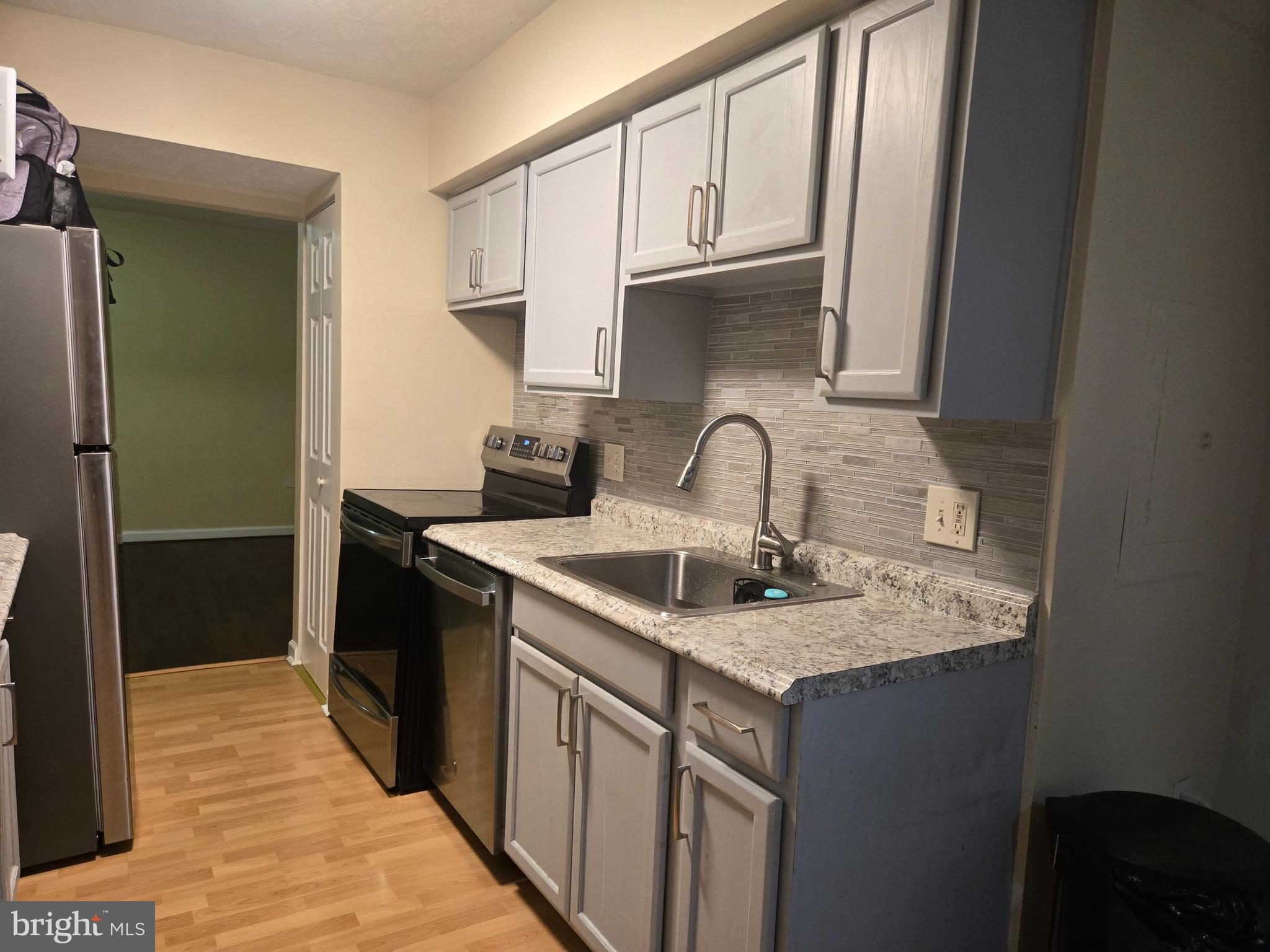 GREENBRIAR CONDO PHASE I - Residential Lease