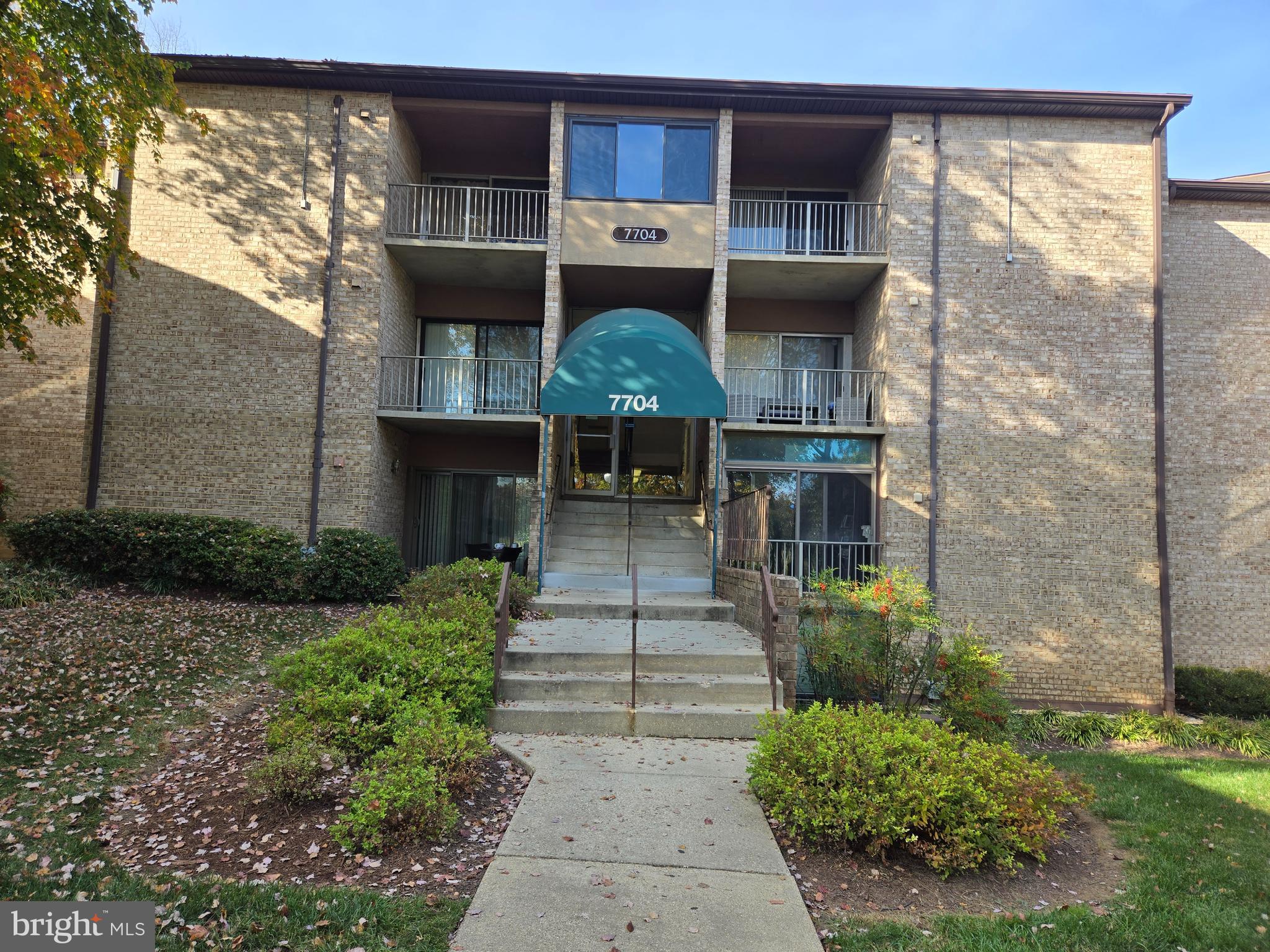 GREENBRIAR CONDO PHASE I - Residential Lease