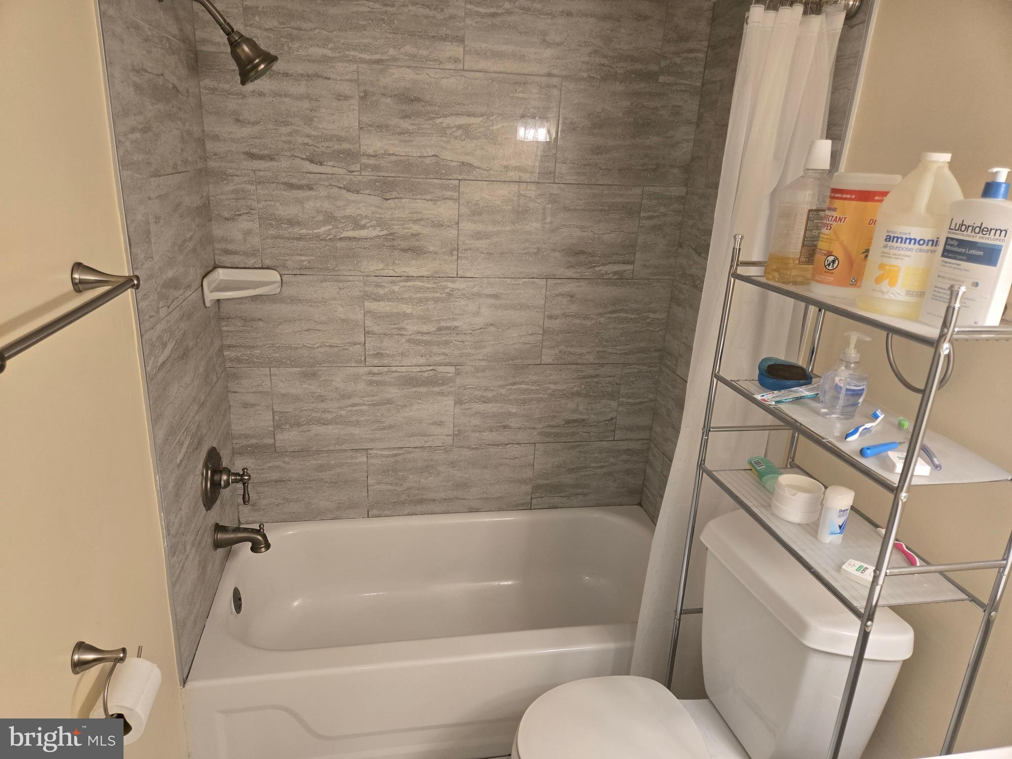 GREENBRIAR CONDO PHASE I - Residential Lease