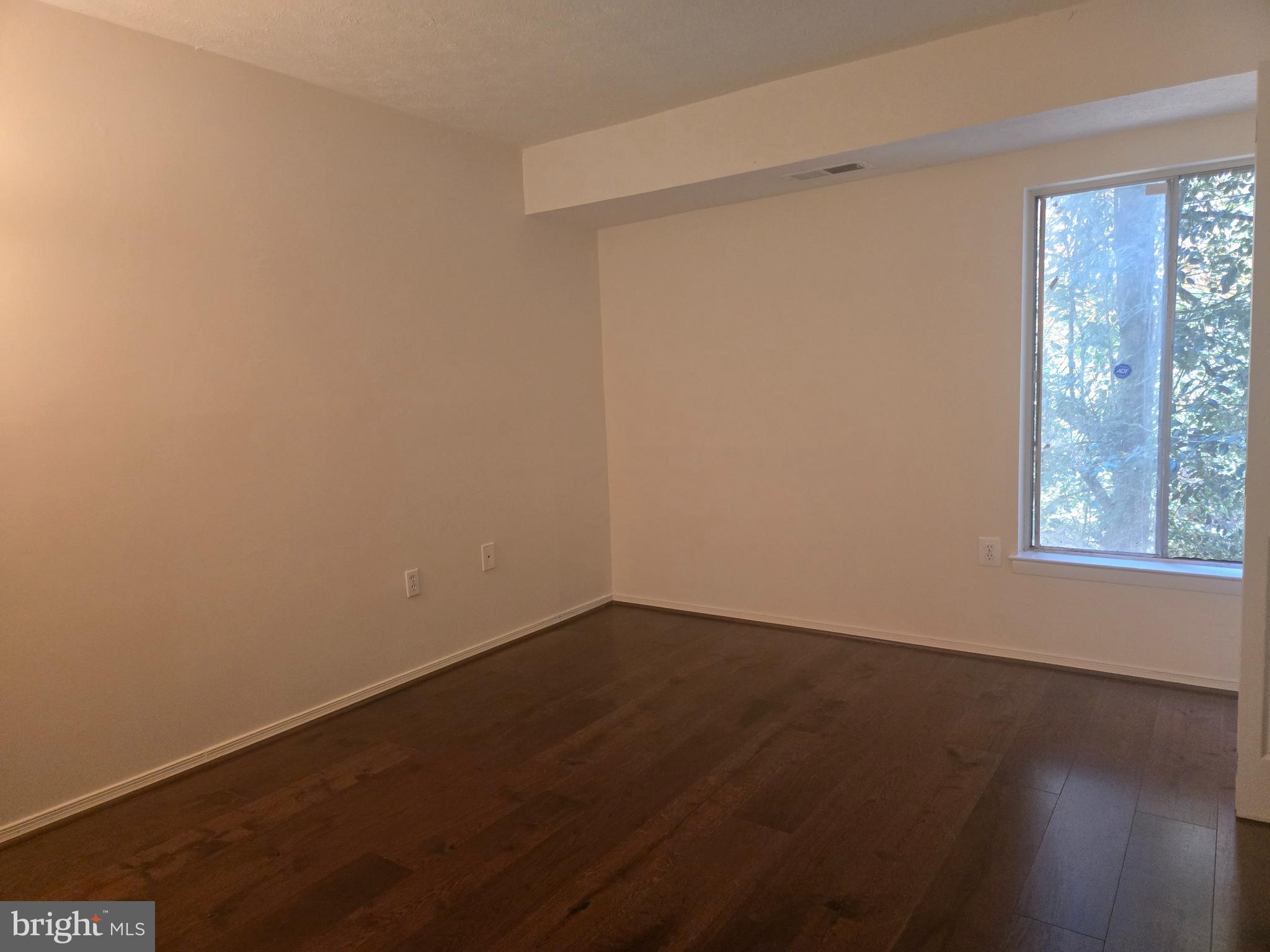 GREENBRIAR CONDO PHASE I - Residential Lease