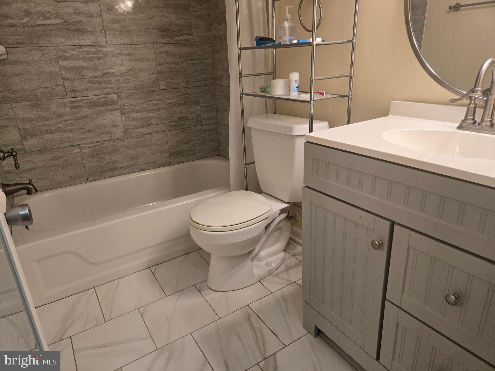 GREENBRIAR CONDO PHASE I - Residential Lease