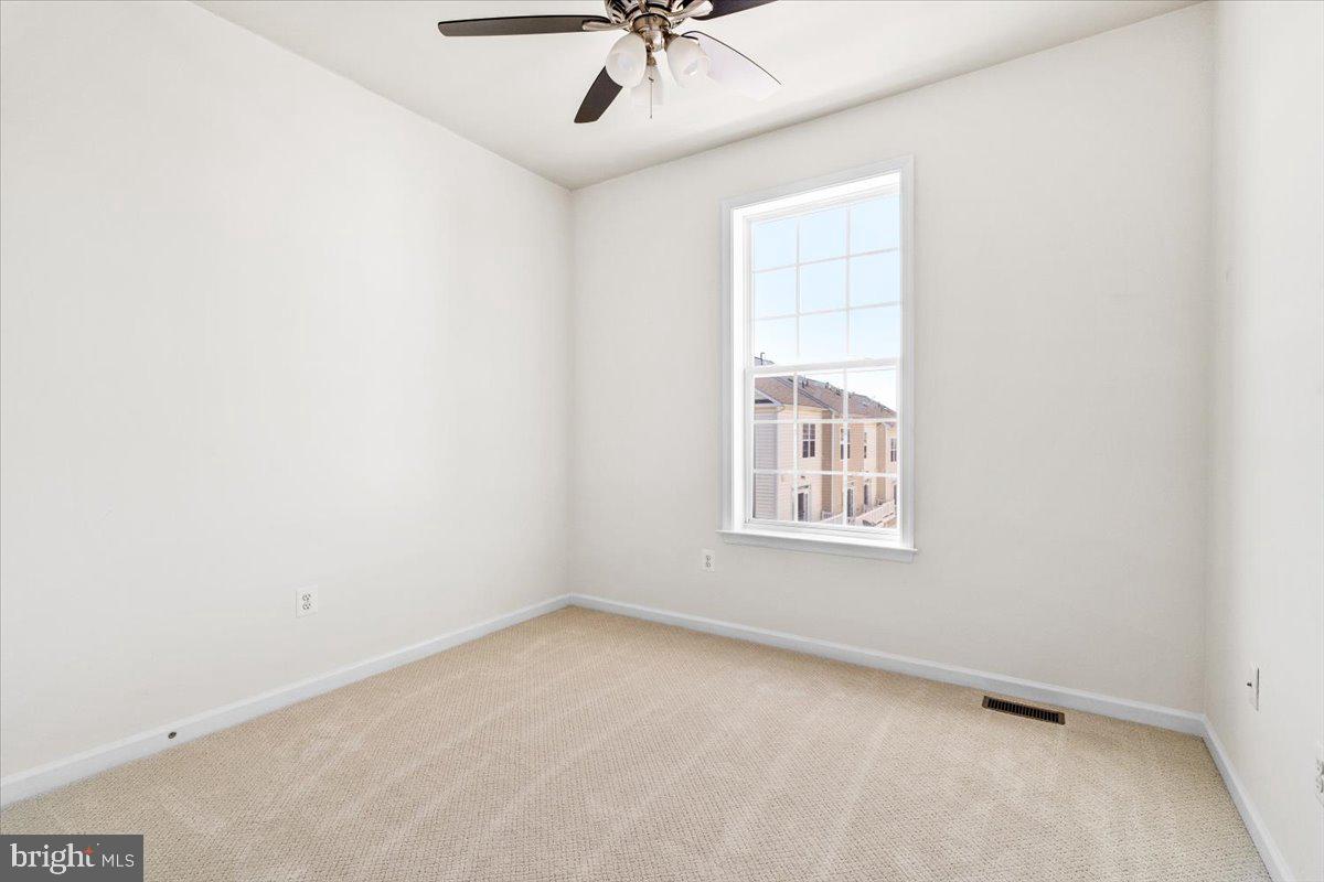 MARKET SQUARE - Residential Lease