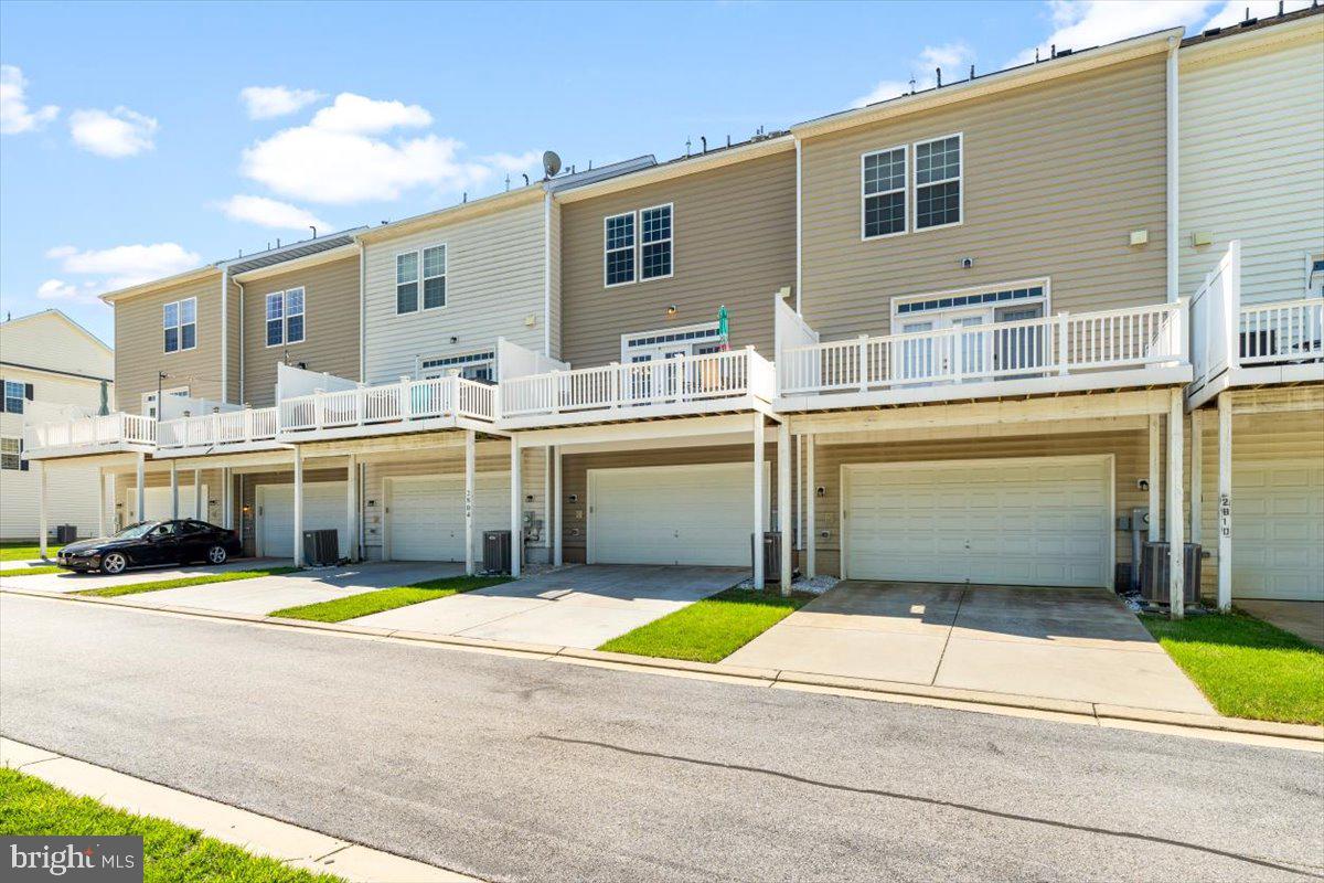 MARKET SQUARE - Residential Lease