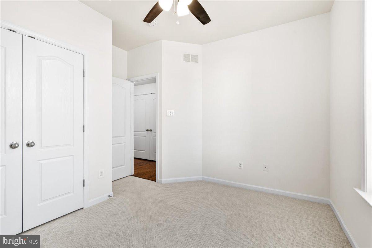 MARKET SQUARE - Residential Lease