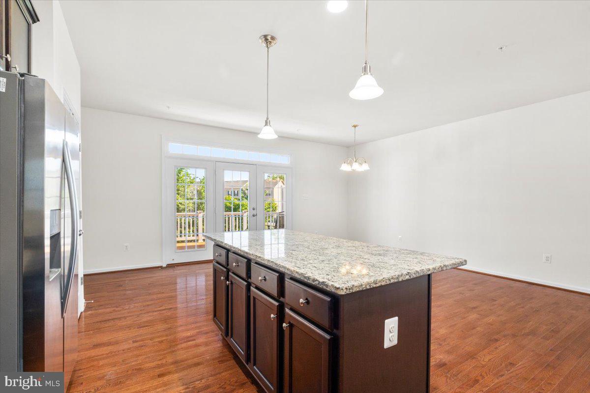 MARKET SQUARE - Residential Lease