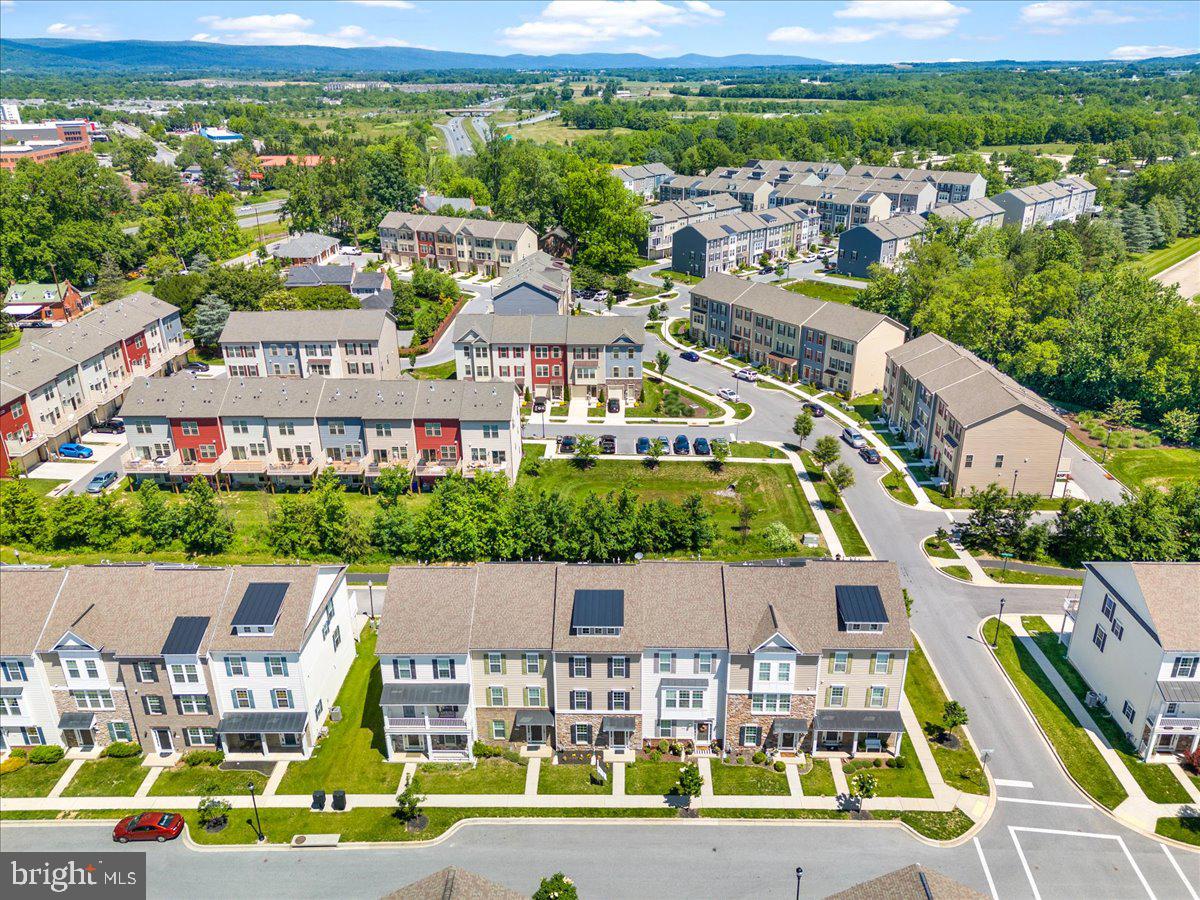 MARKET SQUARE - Residential Lease