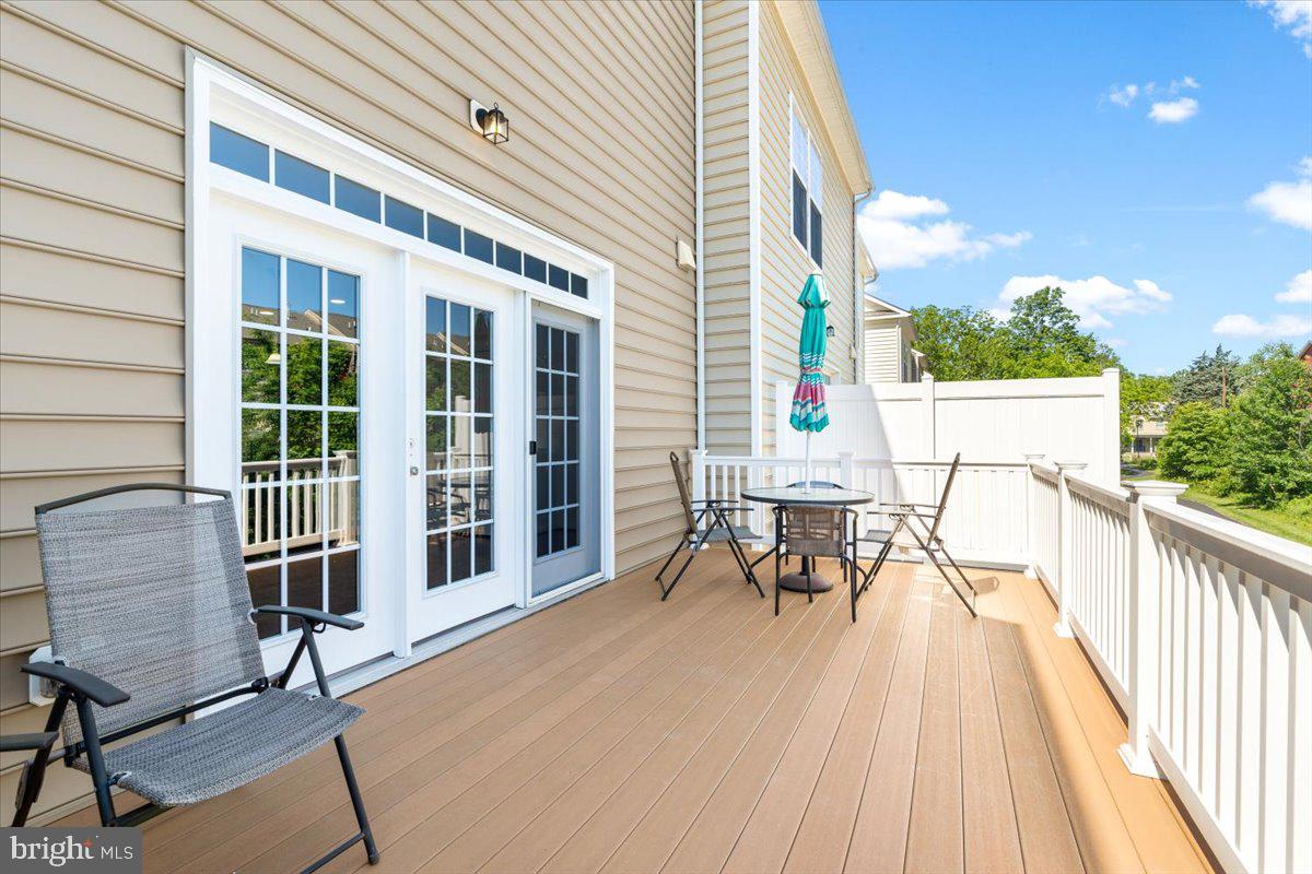 MARKET SQUARE - Residential Lease