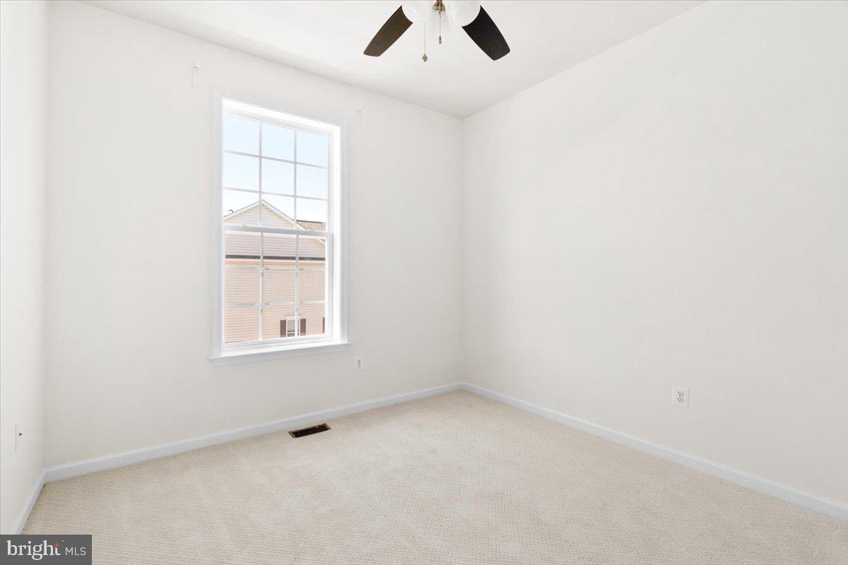 MARKET SQUARE - Residential Lease