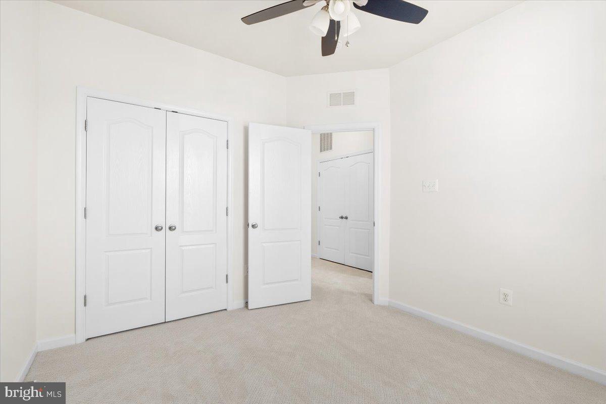 MARKET SQUARE - Residential Lease