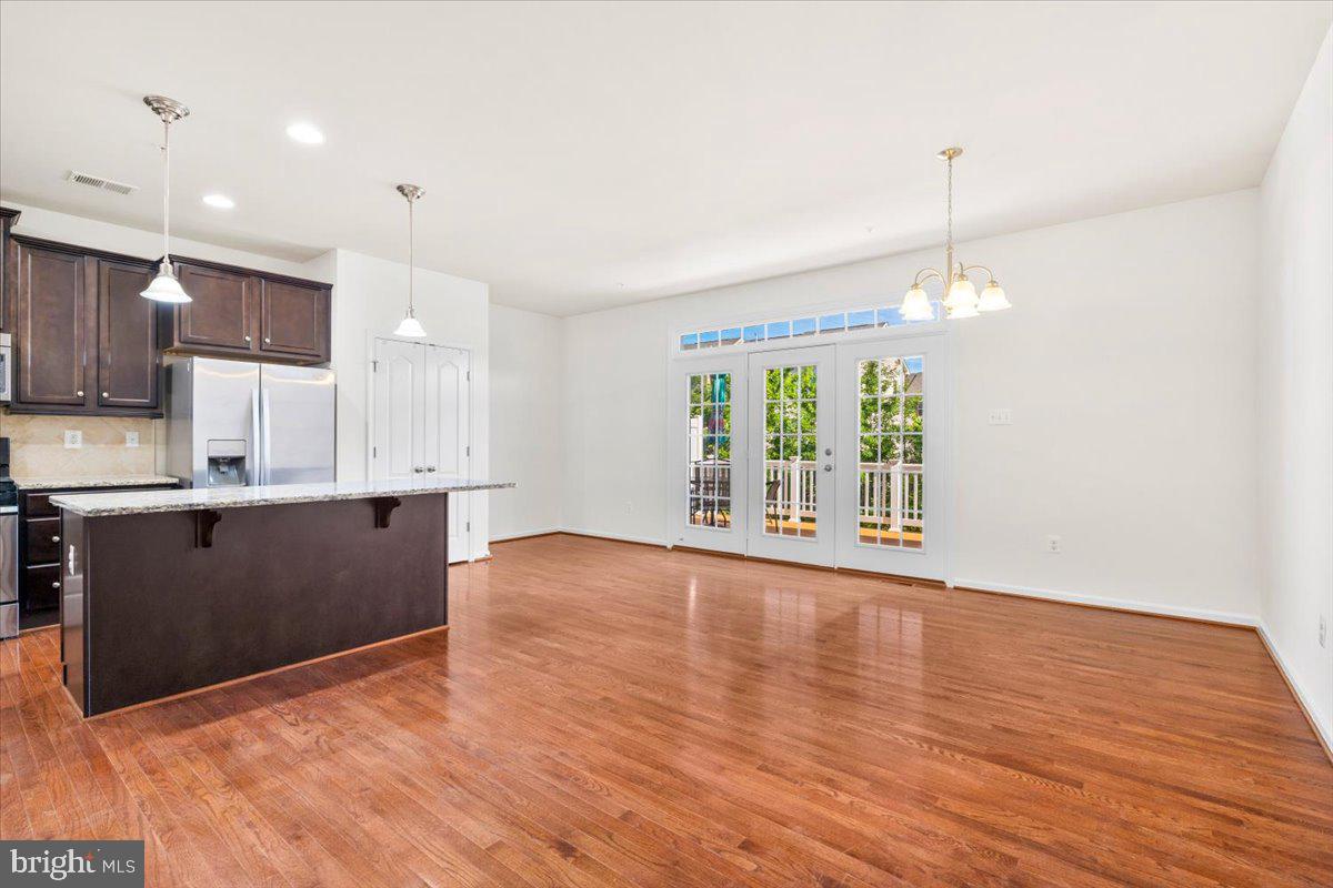 MARKET SQUARE - Residential Lease