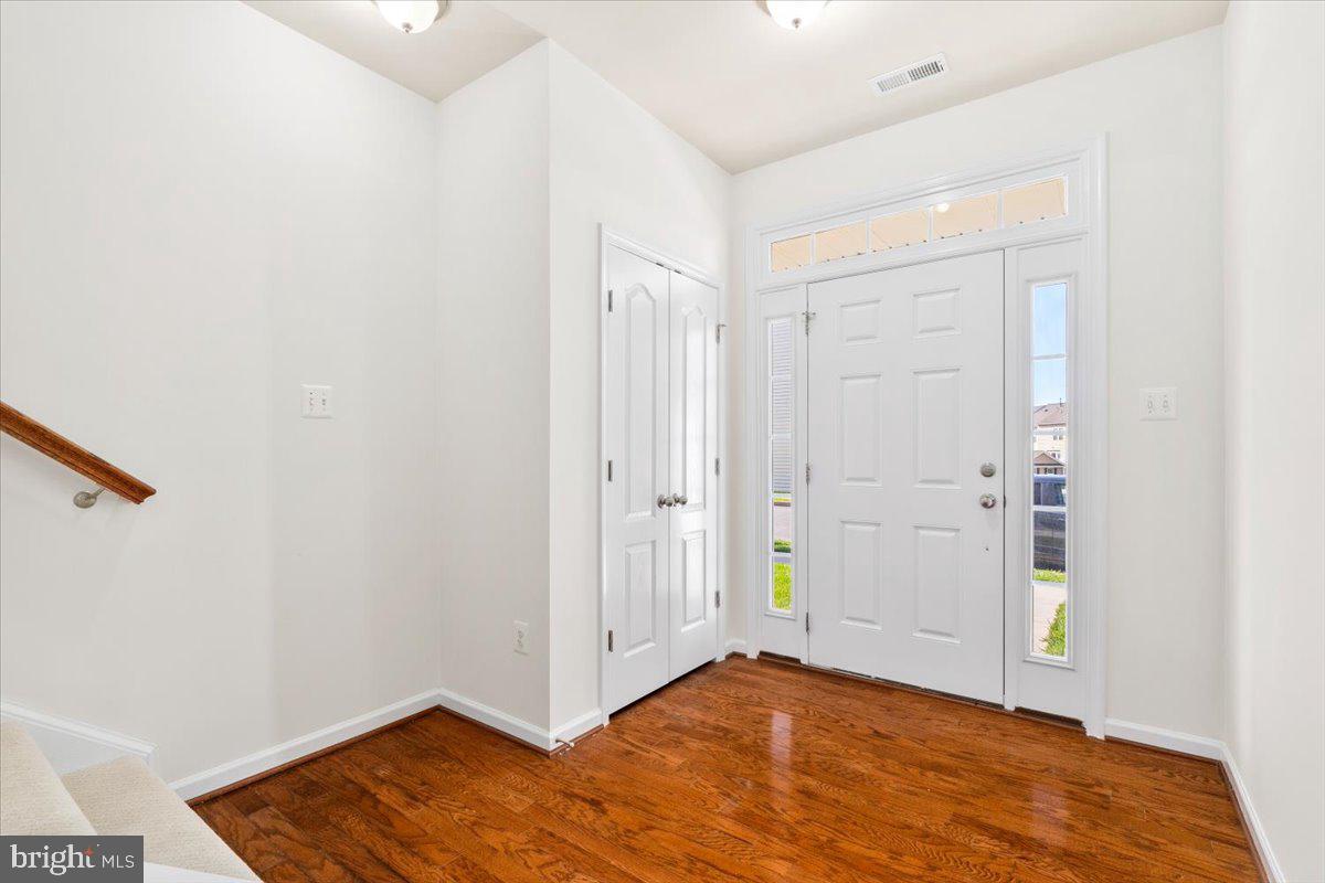 MARKET SQUARE - Residential Lease