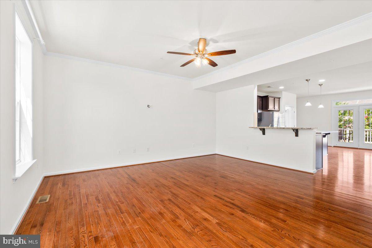 MARKET SQUARE - Residential Lease