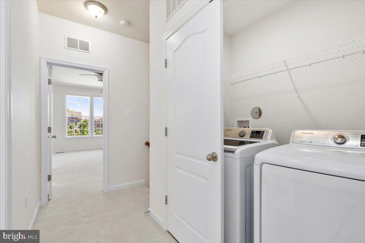 MARKET SQUARE - Residential Lease