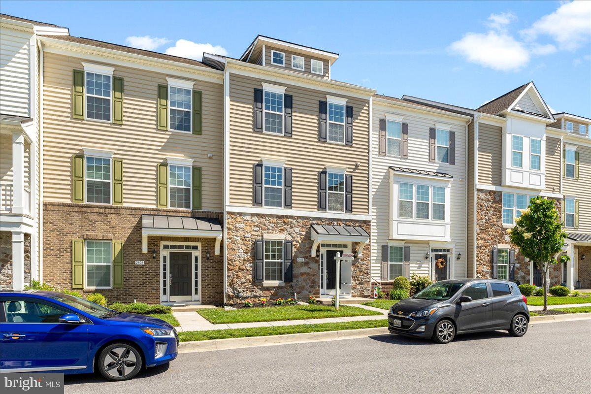 MARKET SQUARE - Residential Lease