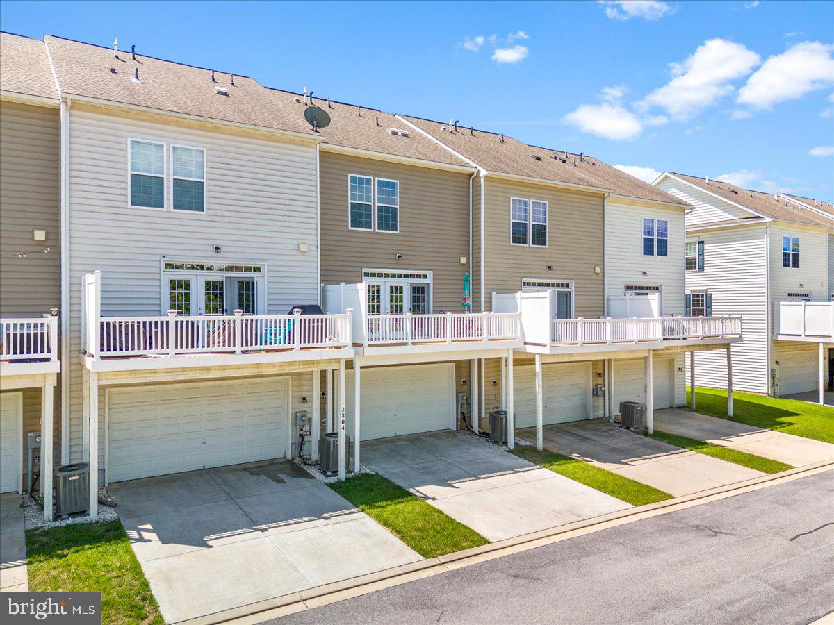 MARKET SQUARE - Residential Lease