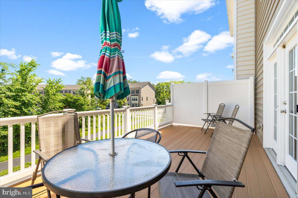 MARKET SQUARE - Residential Lease