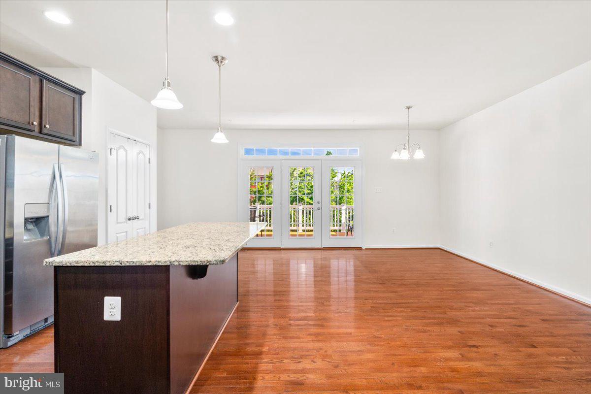 MARKET SQUARE - Residential Lease