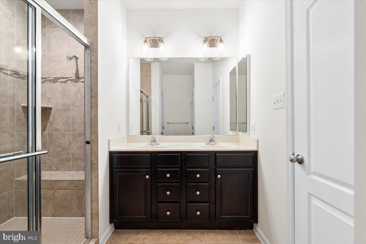 MARKET SQUARE - Residential Lease