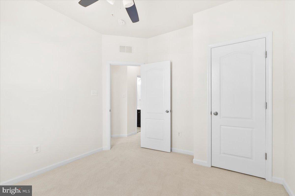 MARKET SQUARE - Residential Lease