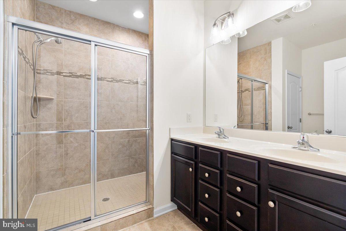 MARKET SQUARE - Residential Lease