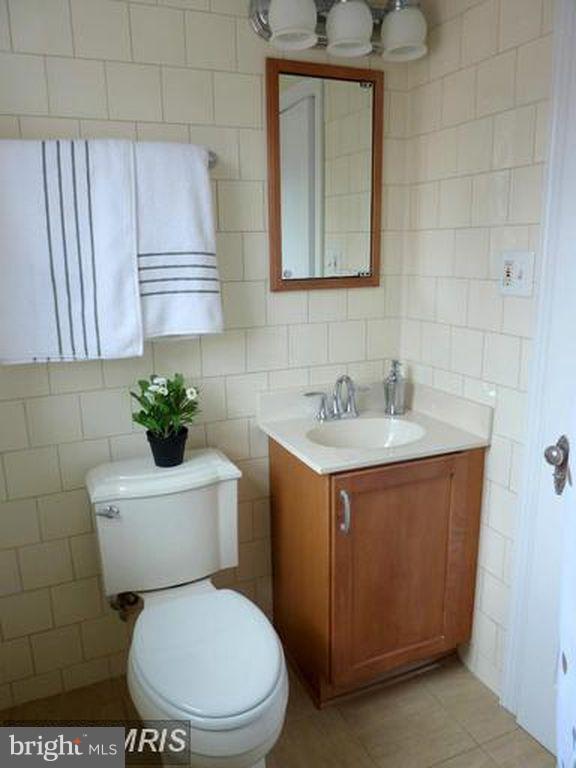 ARLINGTON VILLAGE - Residential Lease