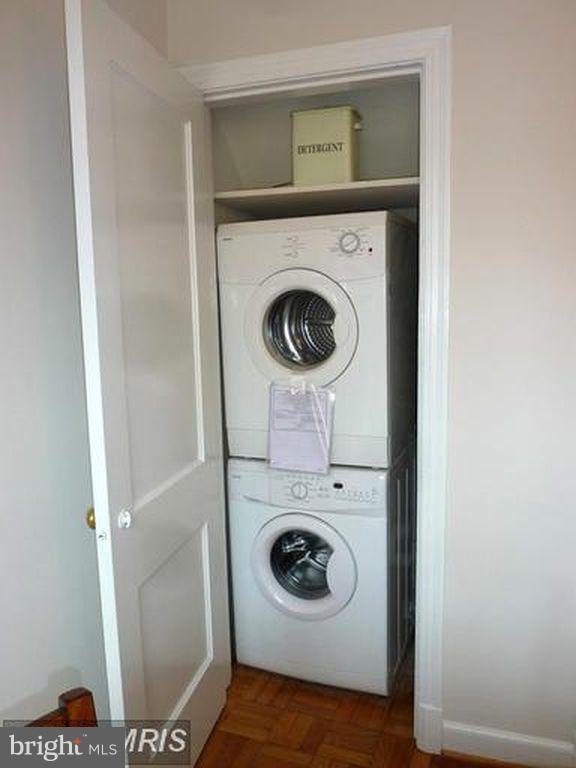 ARLINGTON VILLAGE - Residential Lease