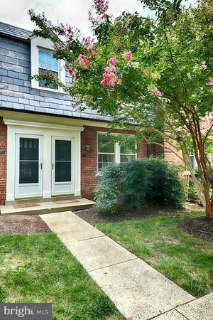 LOCATION, LOCATION* BEATIFUL UPDATED 2-BEDROOM, 1 BATH CONDO NESTLED IN THE HEART OF ARLINGTON VILLAGE* UPDATED KITCHEN, UPDATED BATH * NEW INTERIOR DOORS AND WINDOWS, FIXTURES, CROWN MOULDING, NEW BASEBOARD ON LOWER LEVEL,  HRDWD FLRS * SPACIOUS ROOMS, CLOSETS PLUS EXTRA LARGE CLOSET IN MAIN ROOM, RECESSED LIGHTING IN LIVING ROOM WITH DIMMER, WASHER/DRYER IN UNIT * BUILT IN BOOKCASE * REAR DECK SITED ON LOVELY QUIET COURTYARDS * EXTRA STORAGE, PARKING, POOL, TENNIS,  ON 42 ACRES GREENSPACE * ART BUS, OR WALK TO COLUMBIA PIKE RESTAURANTS, SHOPS, CINEMA, DC/PENTAGON/CRYSTAL CITY!
