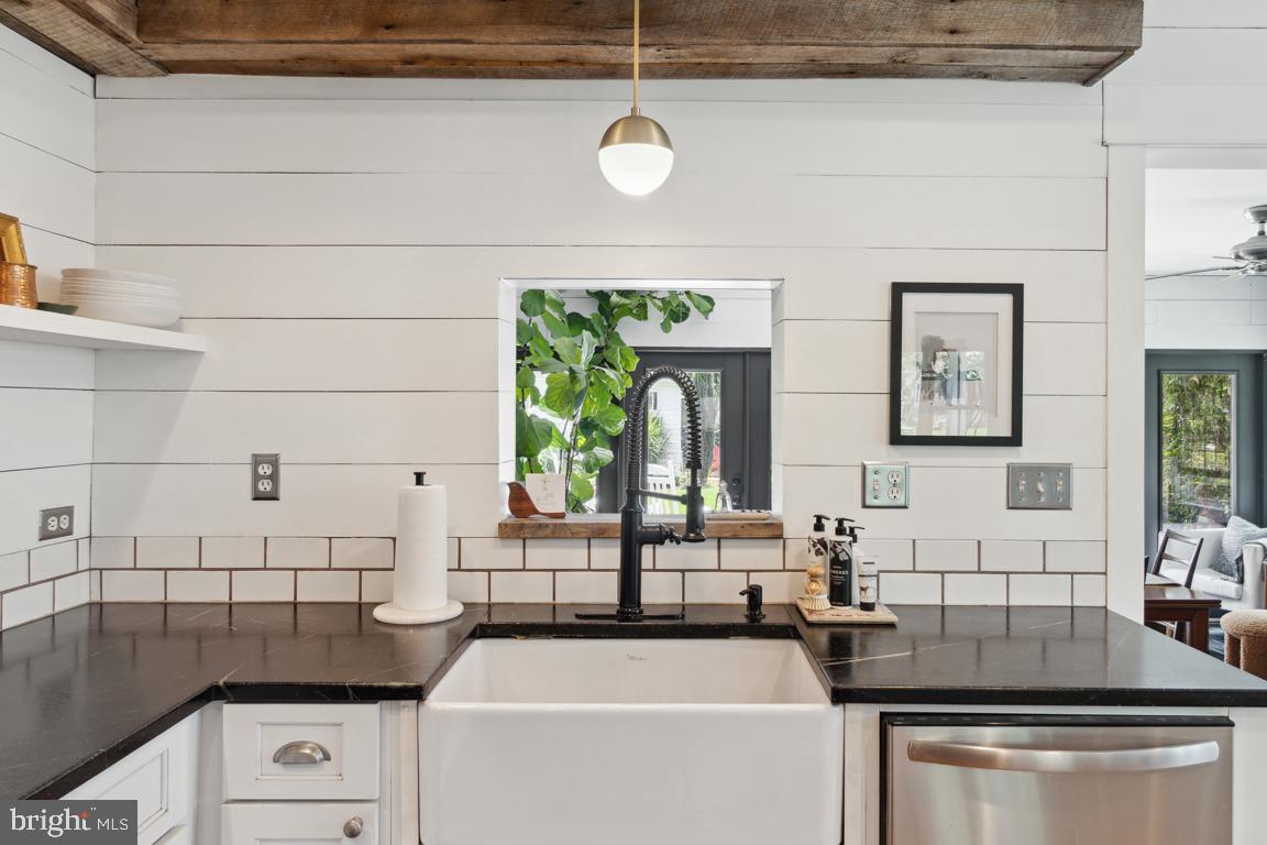 ADMIRAL HEIGHTS - Residential