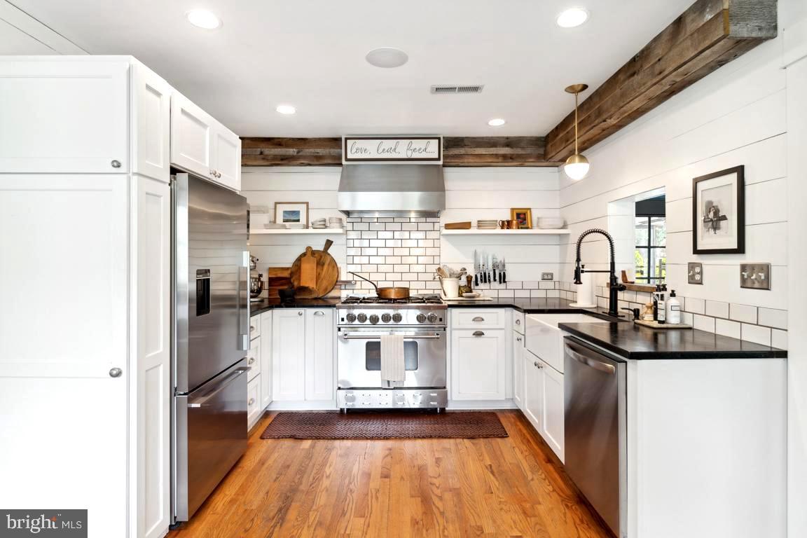 ADMIRAL HEIGHTS - Residential