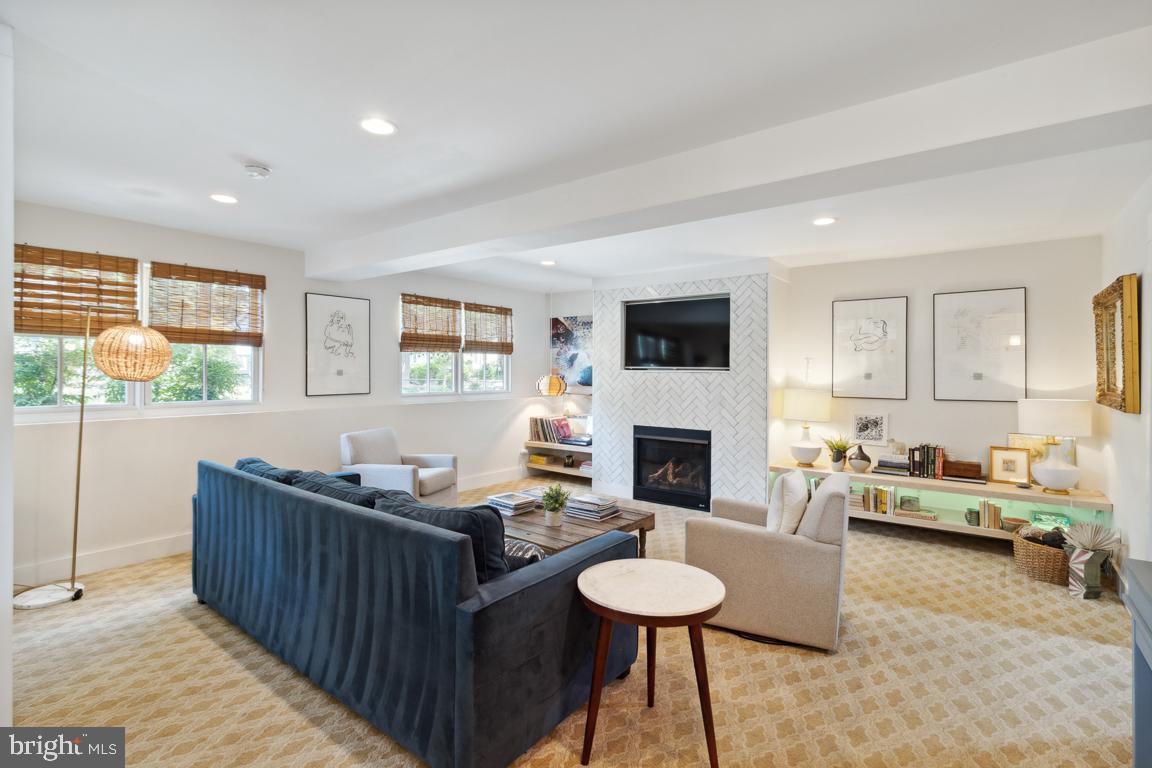 ADMIRAL HEIGHTS - Residential