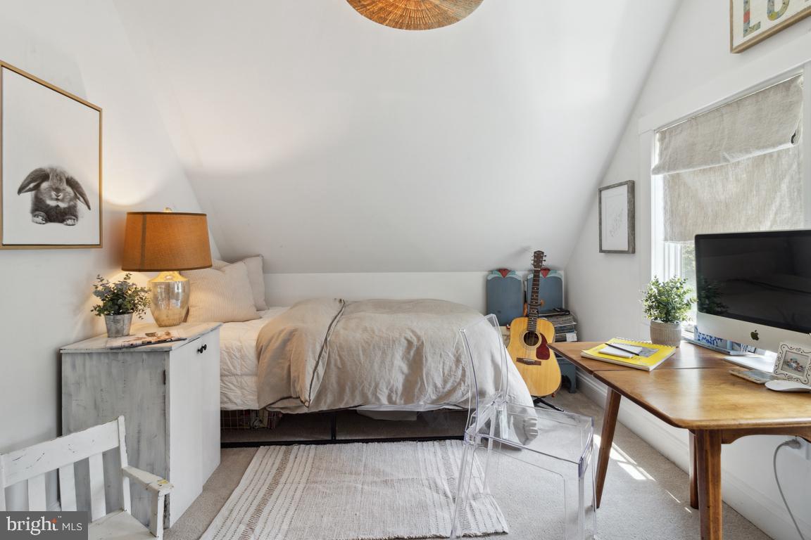 ADMIRAL HEIGHTS - Residential