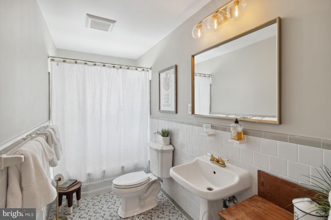 ADMIRAL HEIGHTS - Residential