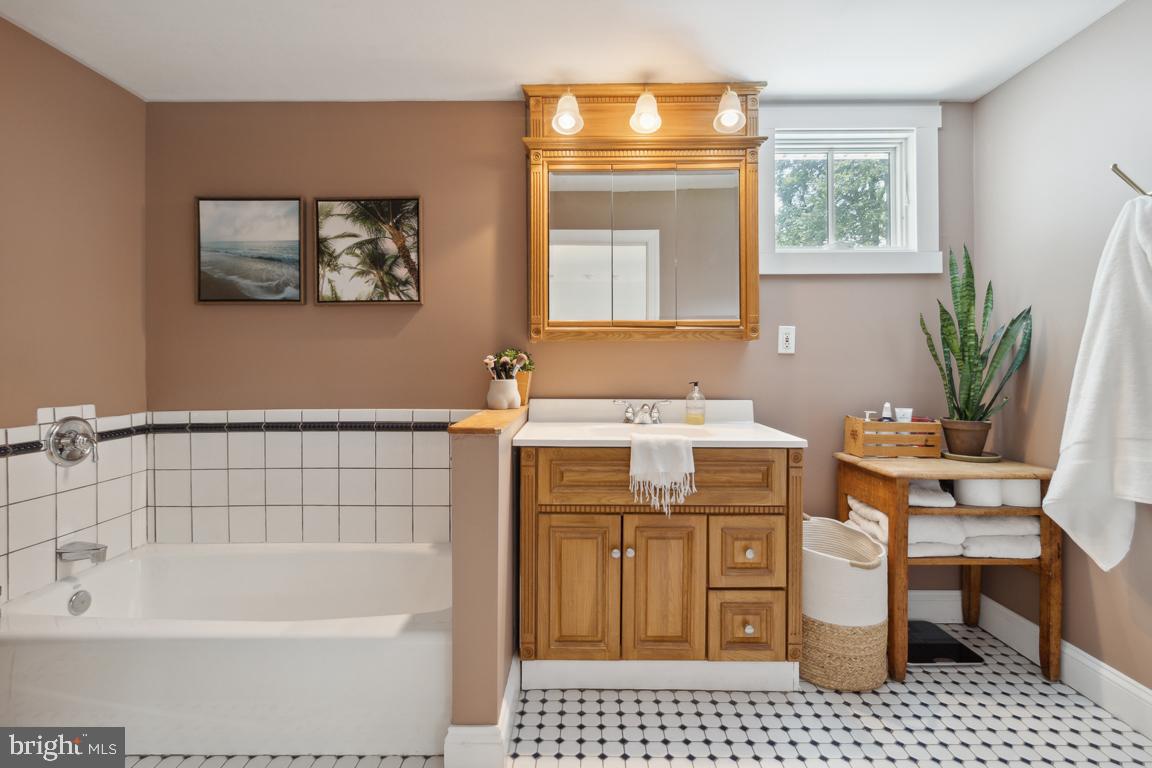 ADMIRAL HEIGHTS - Residential