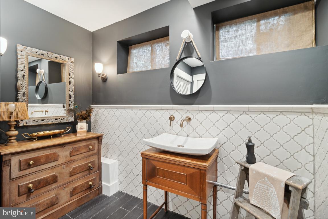 ADMIRAL HEIGHTS - Residential