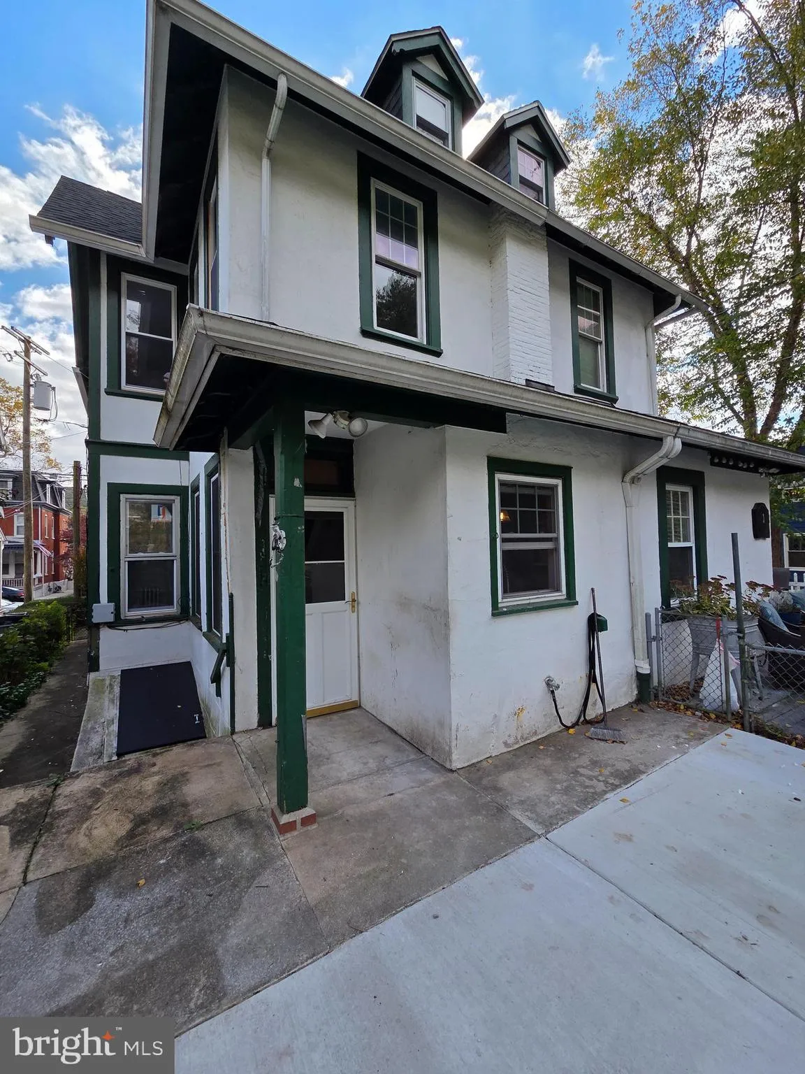 Reading, Pennsylvania 19606, United States, 5 Bedrooms Bedrooms, ,2 BathroomsBathrooms,Residential,Active,233313