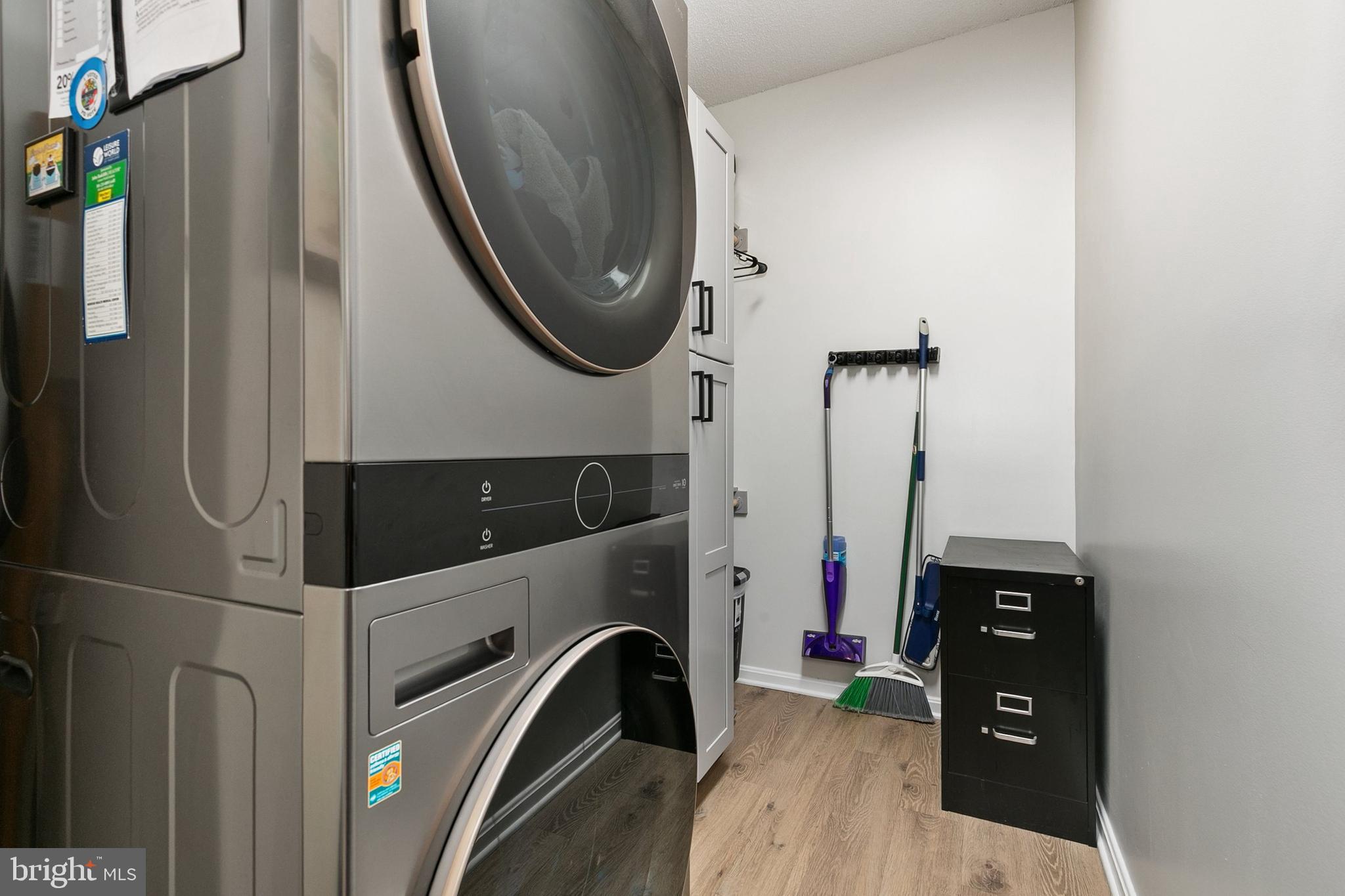 LEISURE WORLD - Residential