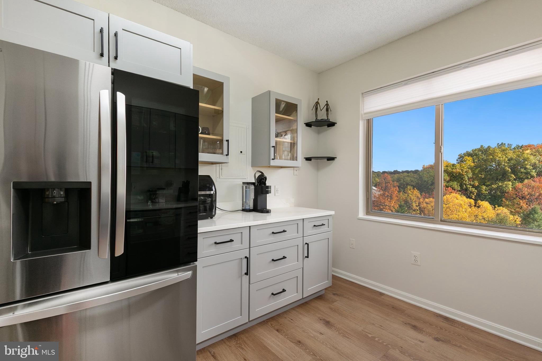 LEISURE WORLD - Residential