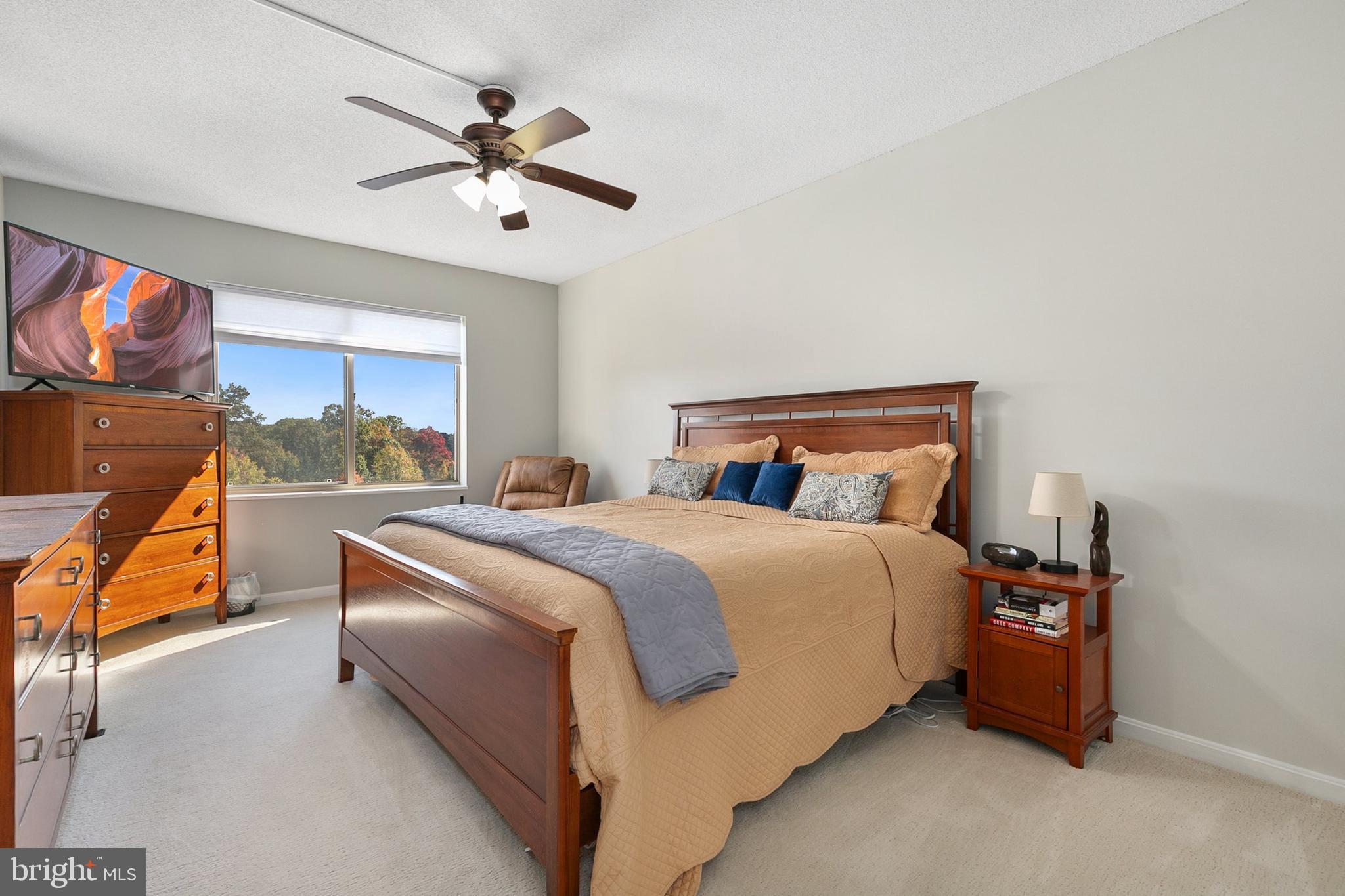 LEISURE WORLD - Residential