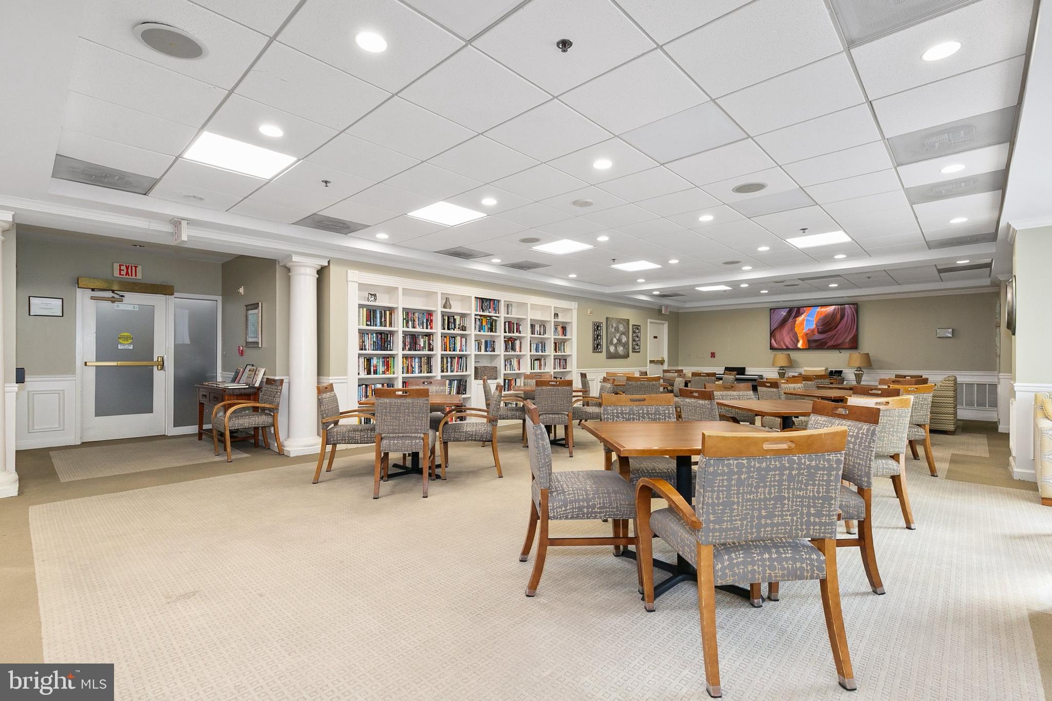 LEISURE WORLD - Residential