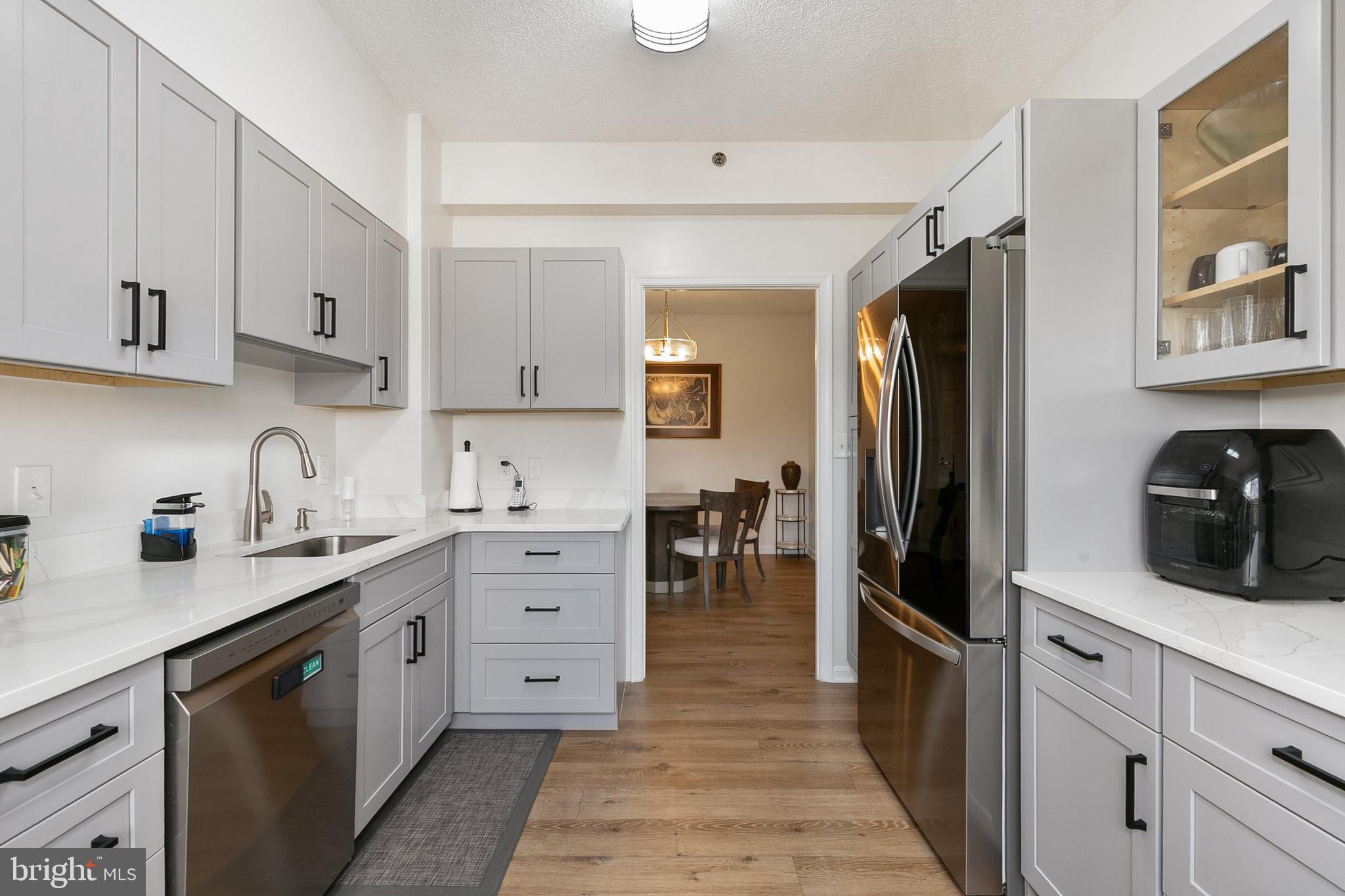 LEISURE WORLD - Residential