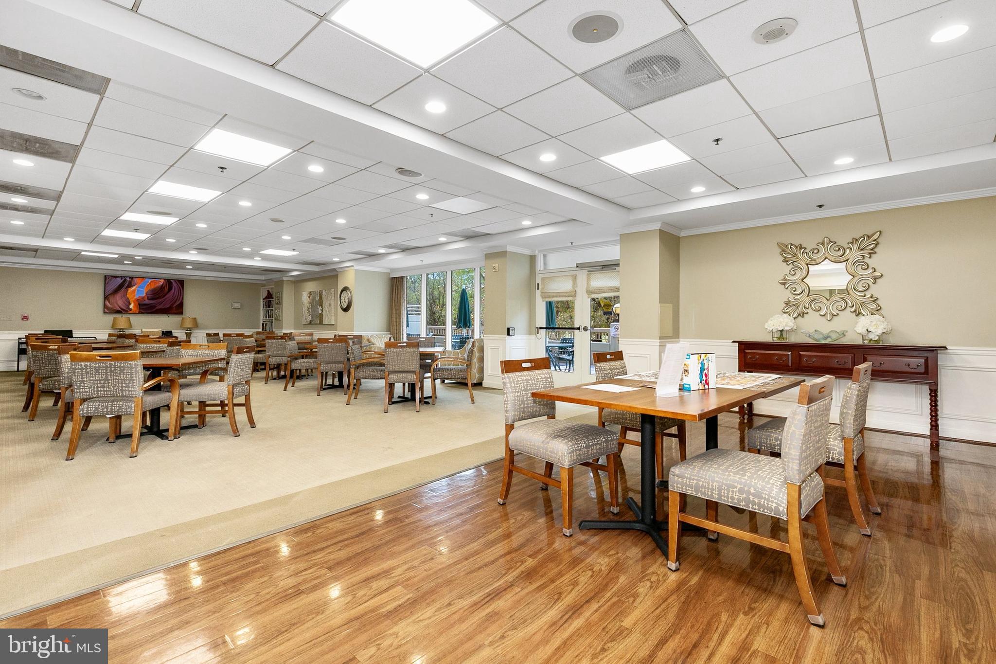 LEISURE WORLD - Residential