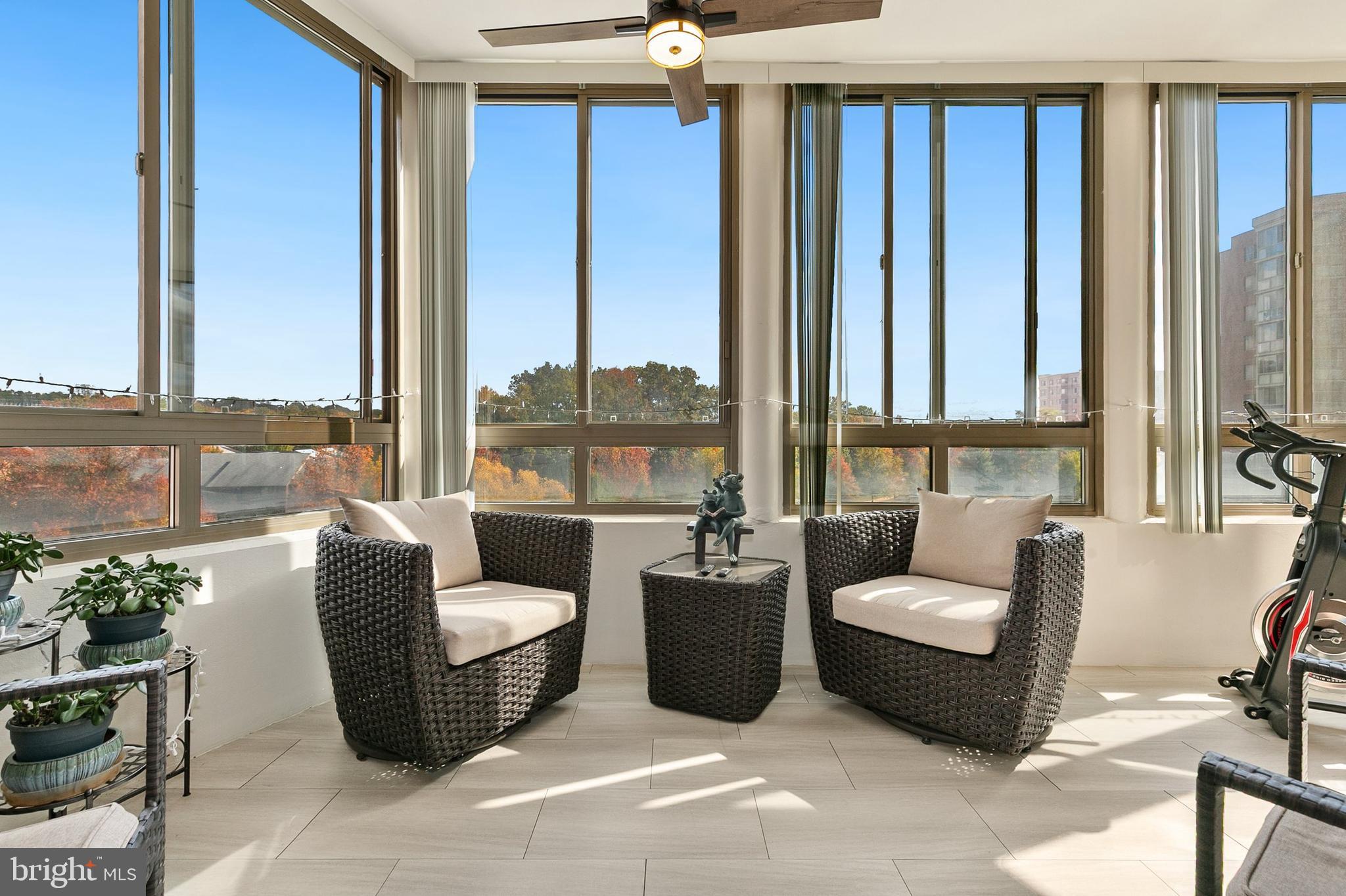 LEISURE WORLD - Residential