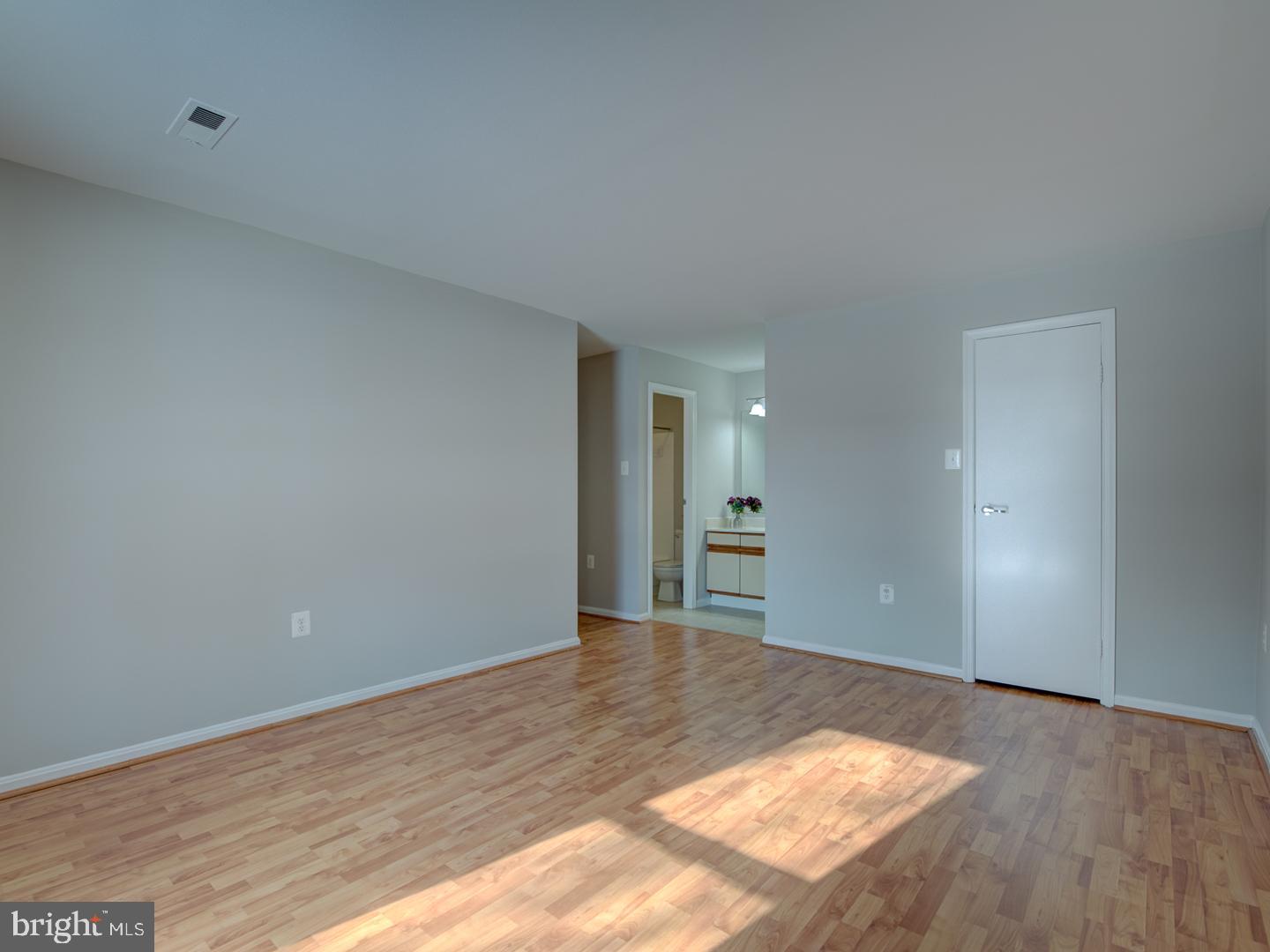 STONINGTON CONDOMINIUMS - Residential