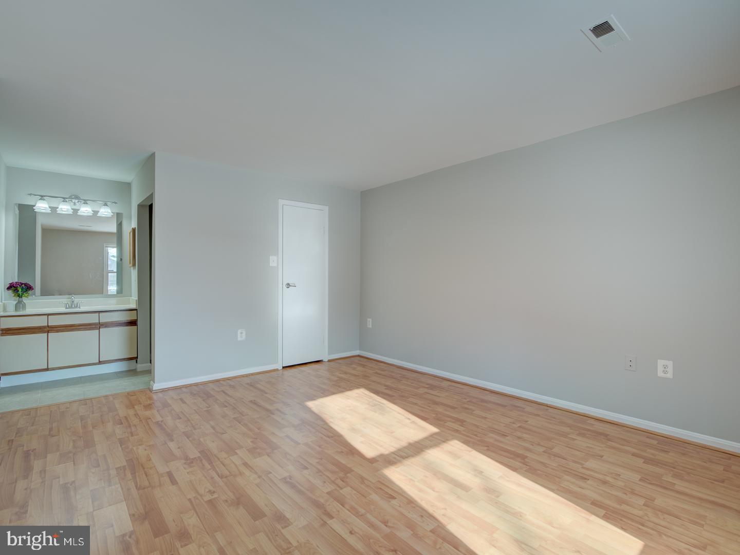 STONINGTON CONDOMINIUMS - Residential