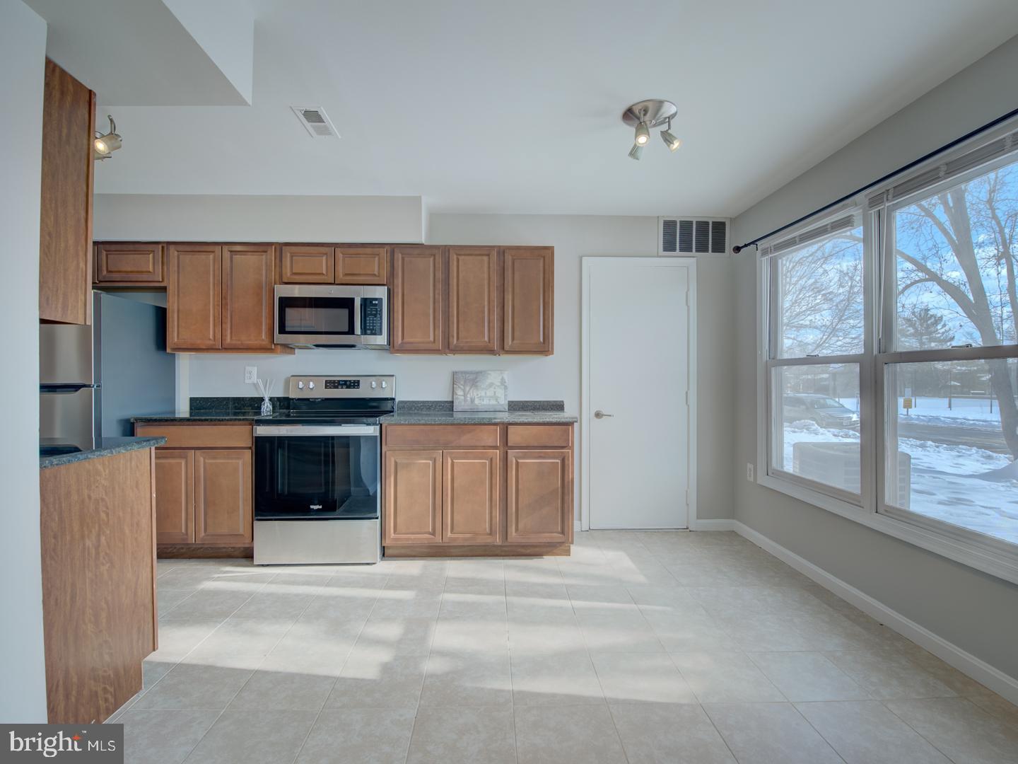 STONINGTON CONDOMINIUMS - Residential