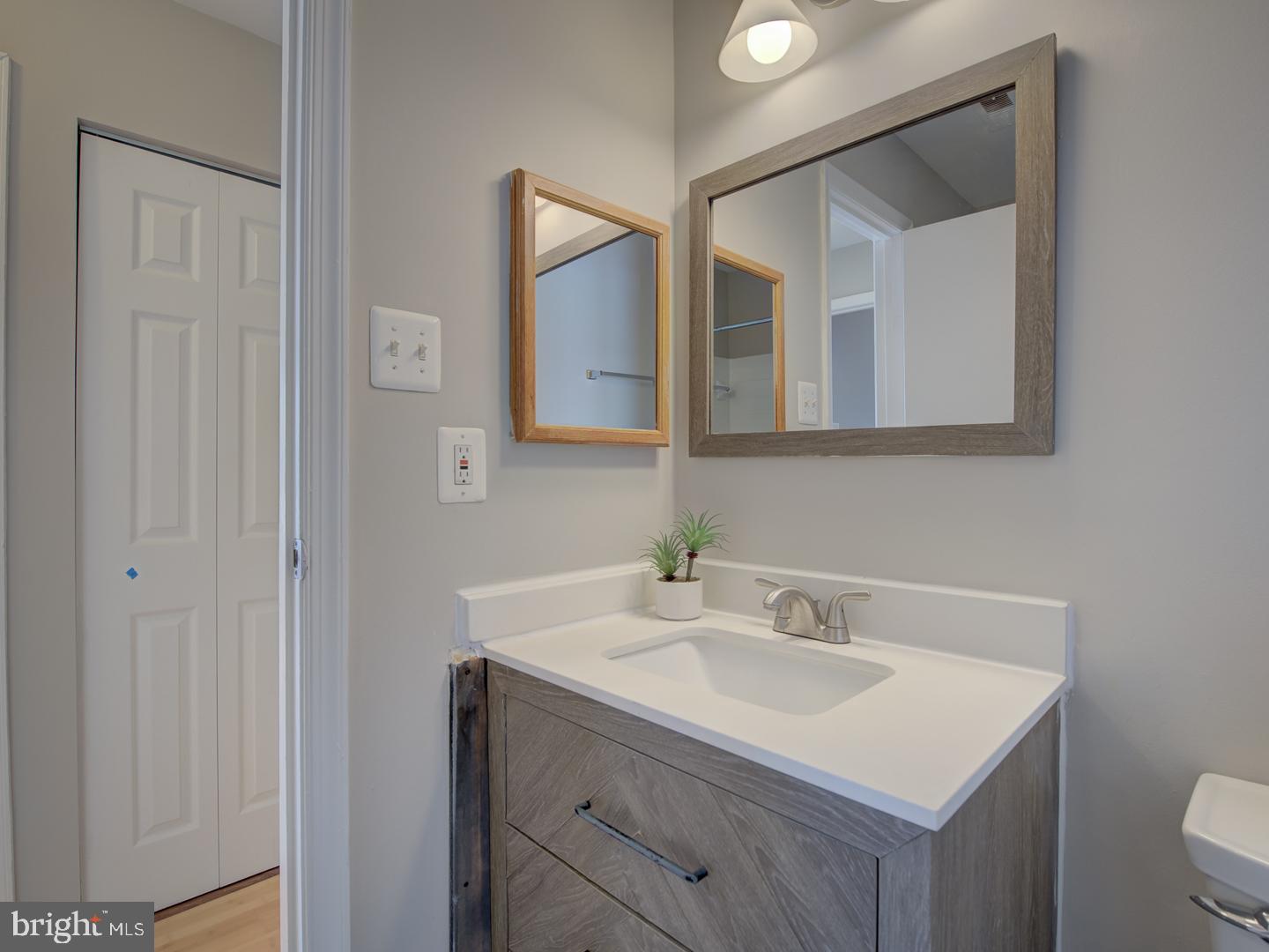 STONINGTON CONDOMINIUMS - Residential